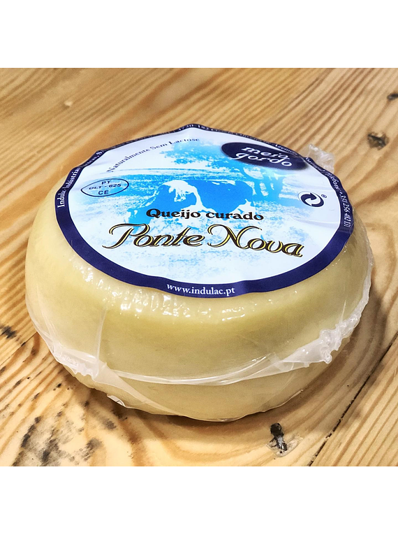 Queijo de Vaca Meio Gordo Ponte Nova pequeno (±500g)