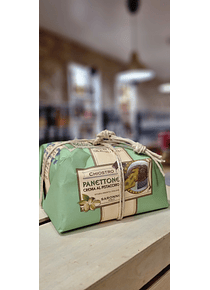 Panettone Artesanal Pistácio c/ Cobertura de Chocolate Negro 750g - Chiostro di Saronno