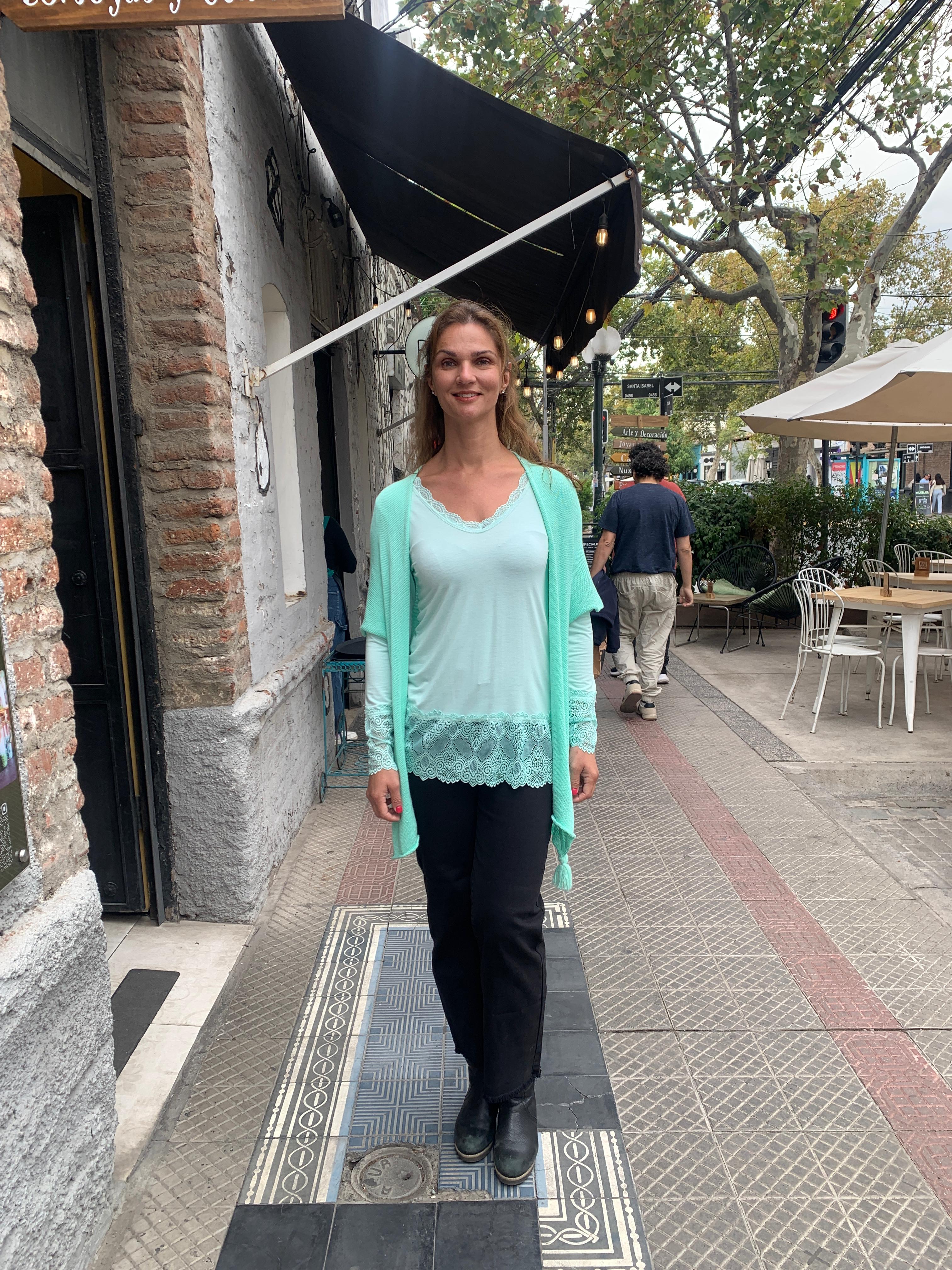 POLERA ENCAJE VERDE AGUA