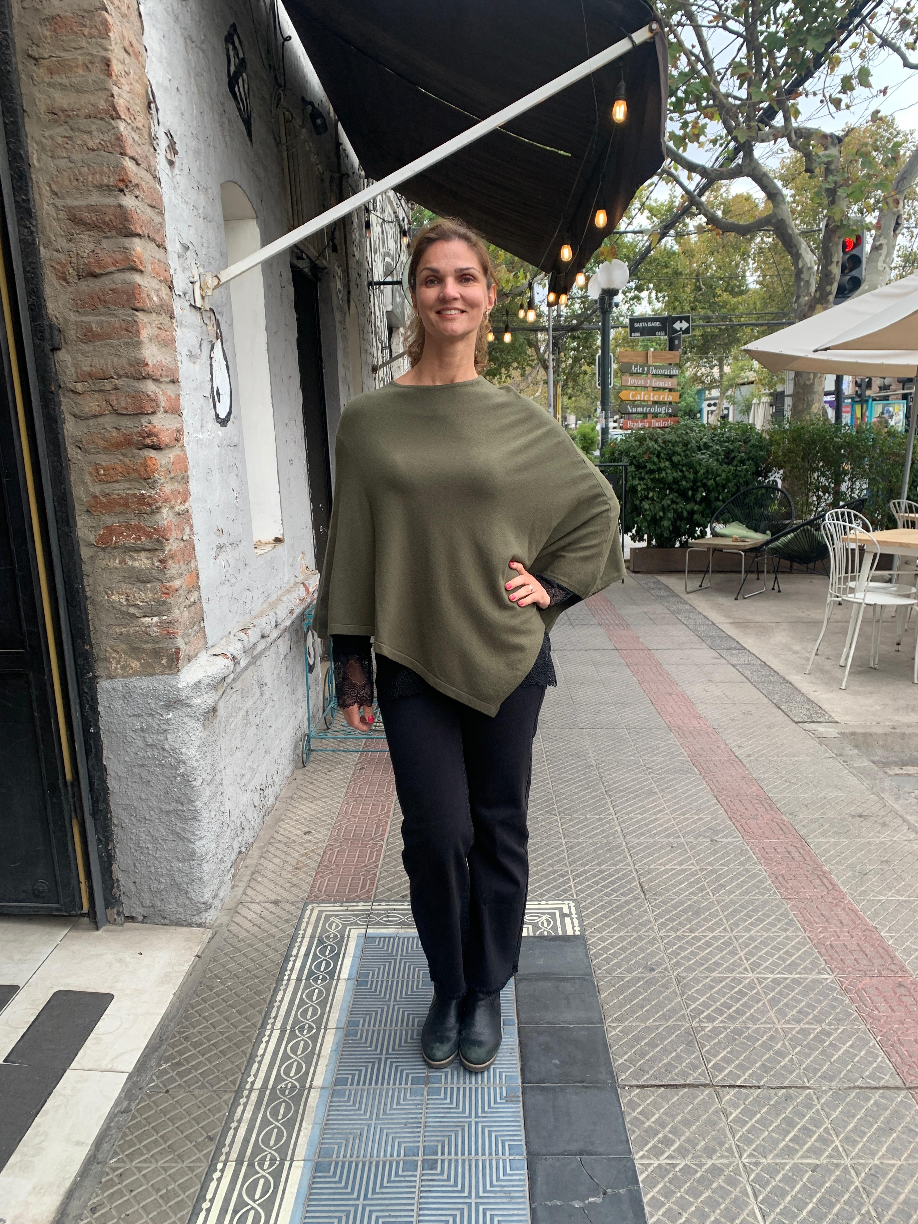 PONCHO EMY VERDE OSCURO