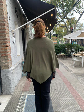 PONCHO EMY VERDE OSCURO