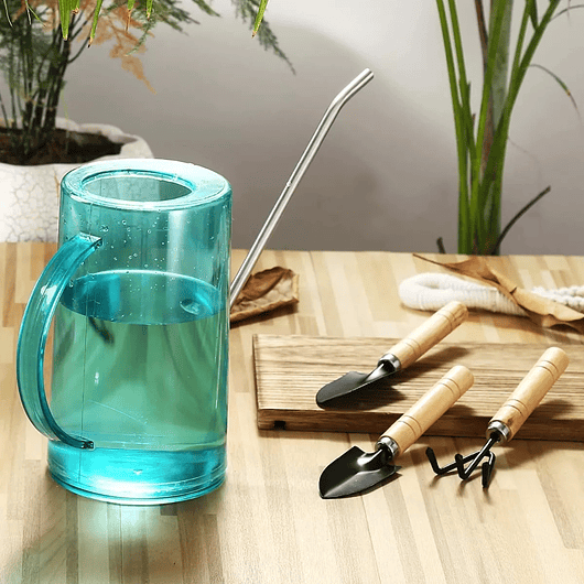 Regadera Plástica Liviana Boquilla Larga en Acero x1.5 Litro 3