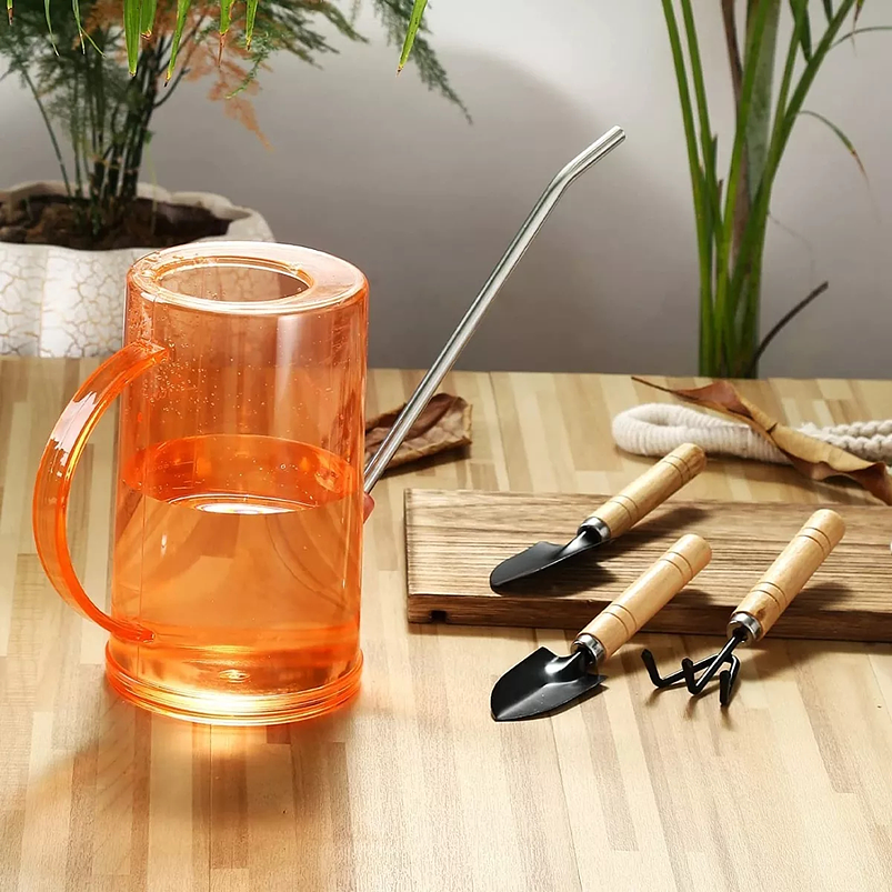 Regadera Plástica Liviana Boquilla Larga en Acero x1.5 Litro 7