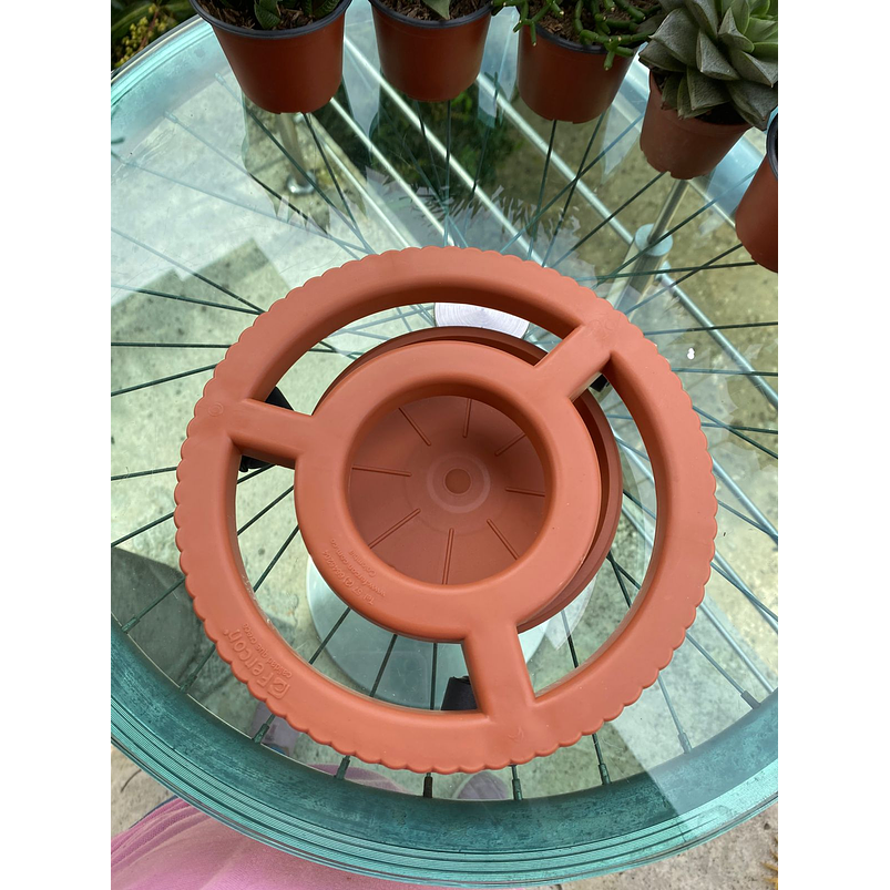 Base Plástica Pequeña De Maceta Con Rodachin Más plato x22cm Diámetro  6