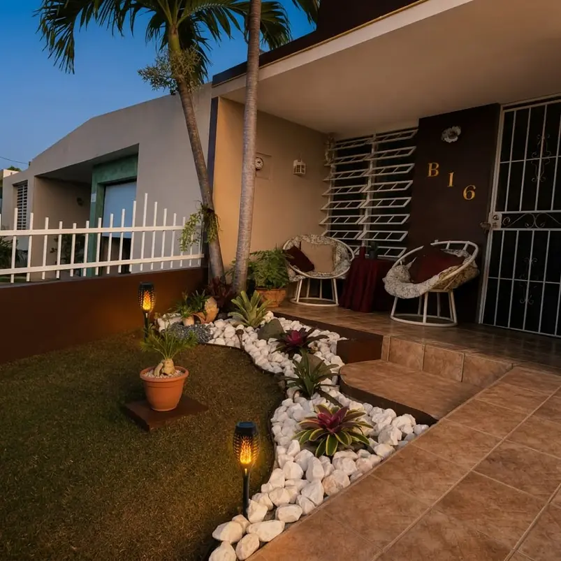 Estacas y Lámparas Solares LED Decorativas de Jardín 49
