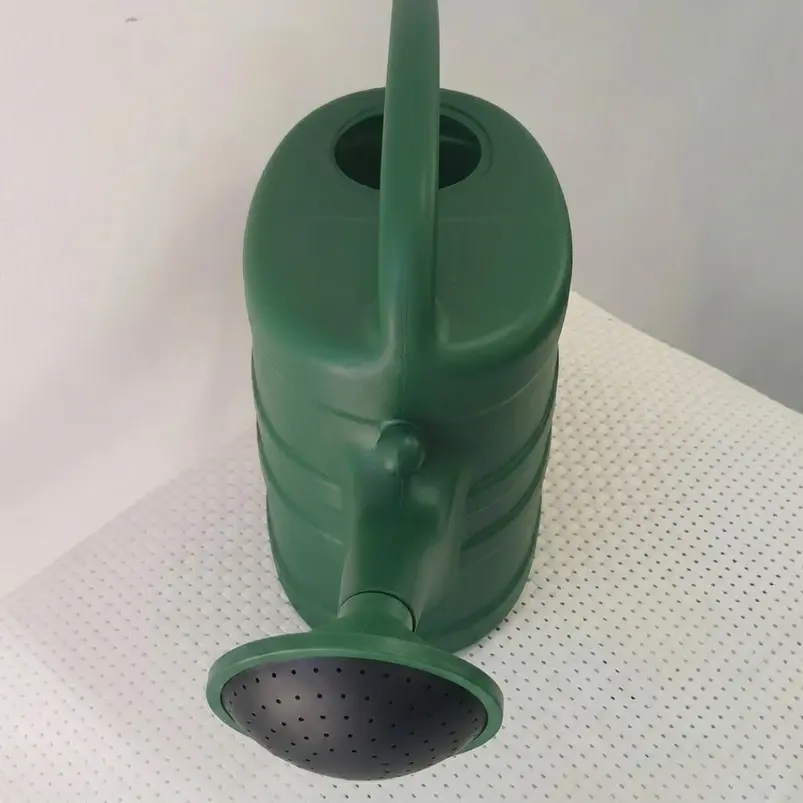 Regadera Plástica x3 Litros De Plantas Salida Forma Lluvia 2
