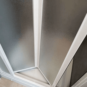 Puerta tipo biombo para baño