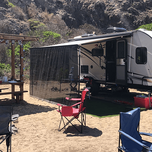 Extensión frontal de toldo 300x210 para casa rodante