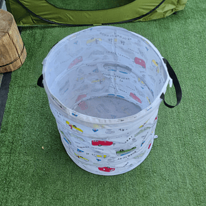 Basurero o contenedor para ropa plegable