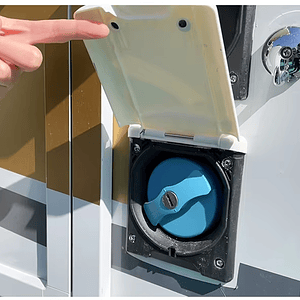 Entrada de Agua con llave y tapa blanca