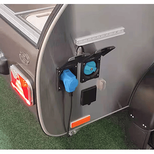 Entrada de Agua con llave y tapa negra