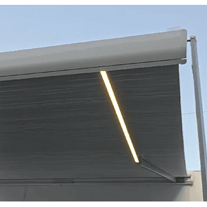 Toldo lateral cassette 3.00x2.50 mts blanco con luz led