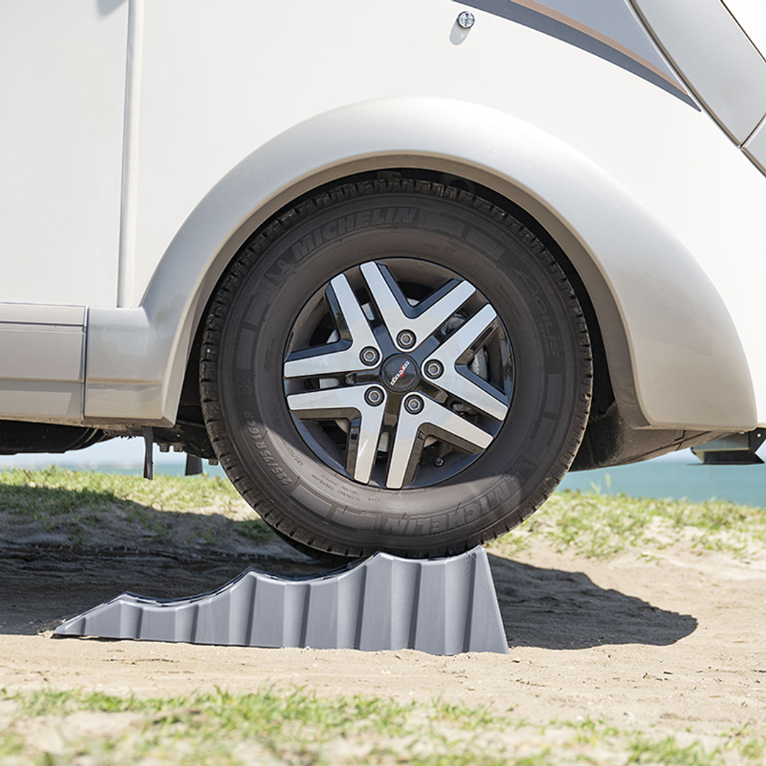 Kit niveladores Fiamma Premium para alta carga con 3 alturas y bolso de transporte 5ton 3