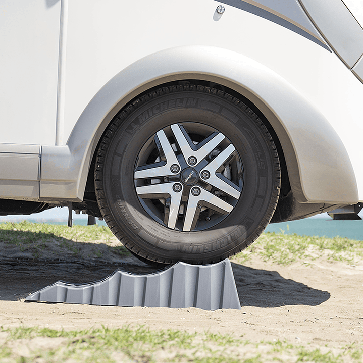 Kit niveladores Fiamma Premium para alta carga con 3 alturas y bolso de transporte 5ton 3