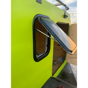 Ventana Ranger 350x500mm esquinas redondeadas sin marco interior