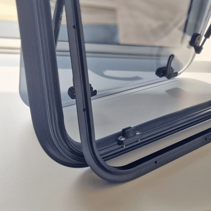 Ventana Ranger 350x500mm esquinas redondeadas sin marco interior 7