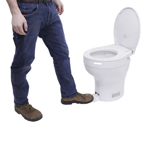 Baño con pedal descarga directa Thetford Aqua Magic VI