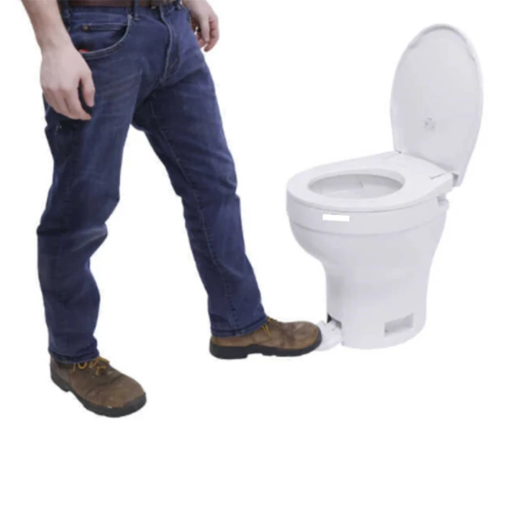 Baño con pedal descarga directa Thetford Aqua Magic VI 2