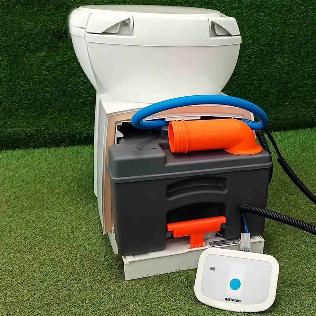 Baño Cassette Thetford C263-S 18 litros con asiento giratorio 4