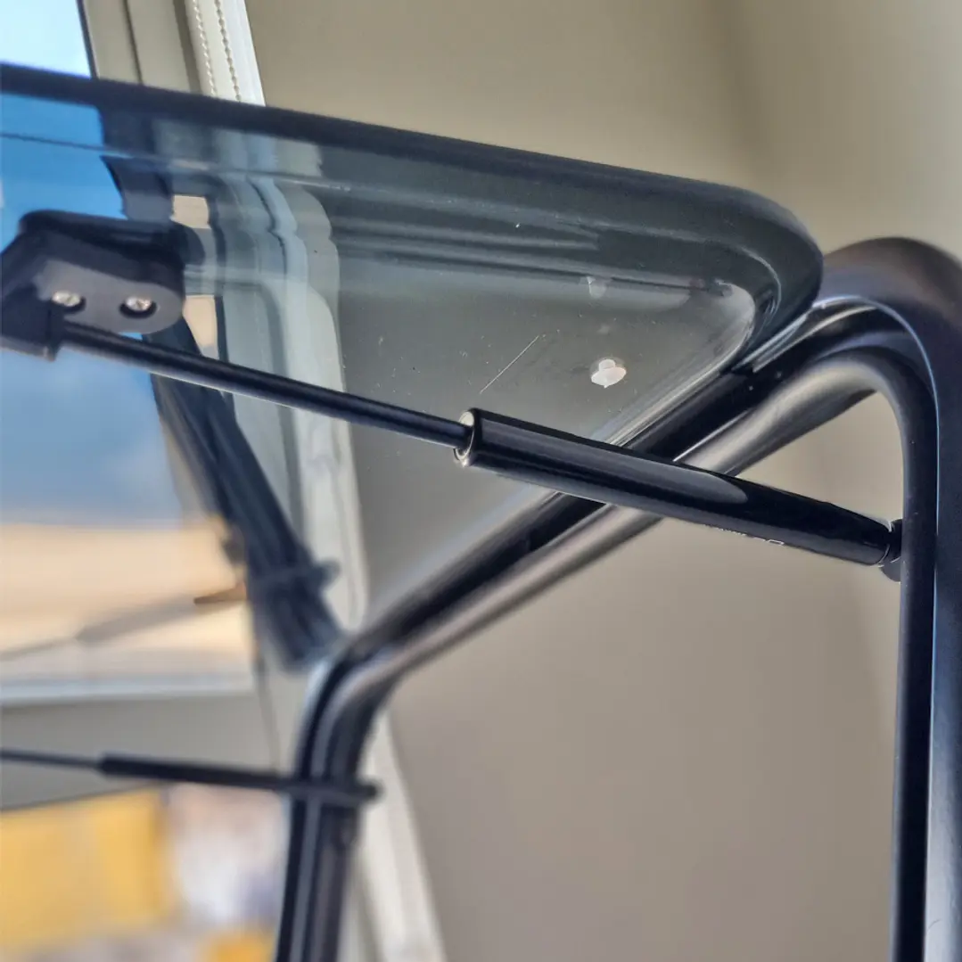Ventana Ranger 700x300mm esquinas rectas sin blackout 4