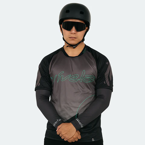 MANGUILLAS VÍVELA PROTECCIÓN UV DISEÑO FULL BLACK
