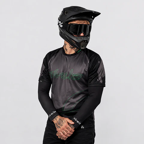 MANGUILLAS VÍVELA PROTECCIÓN UV FULL BLACK