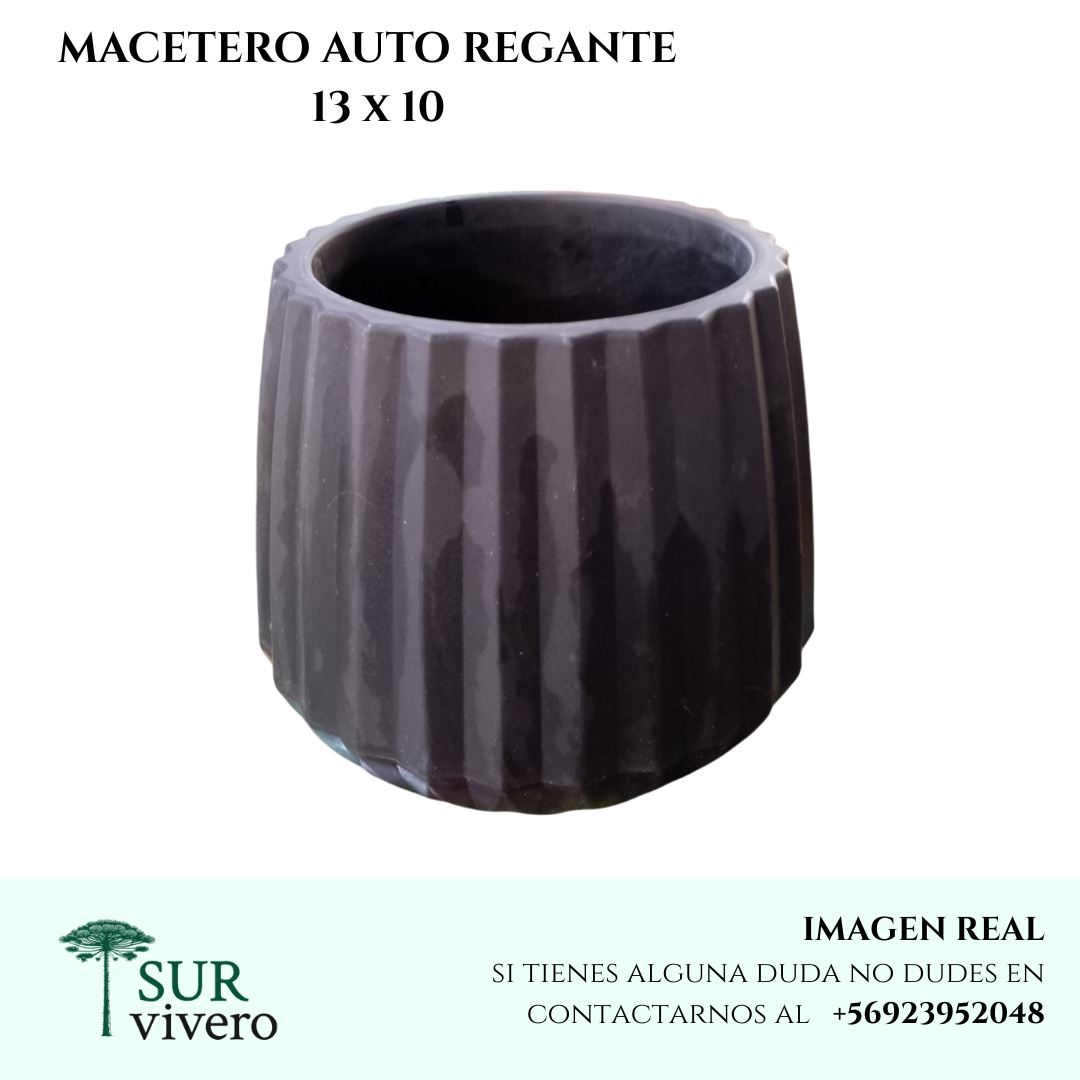 Macetero auto regante