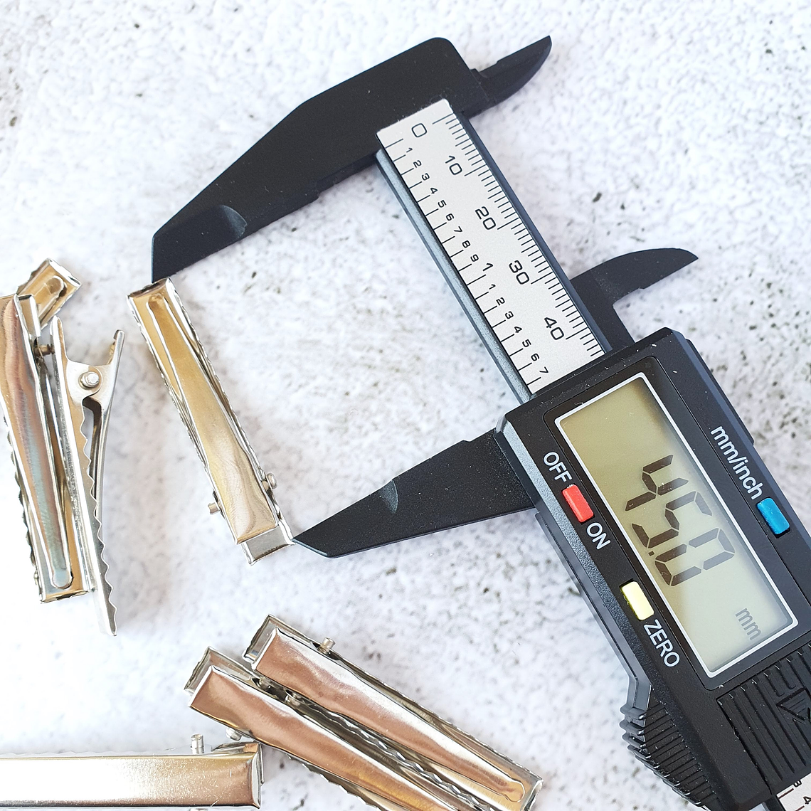 Pinza M ( 10 unidades ) 2