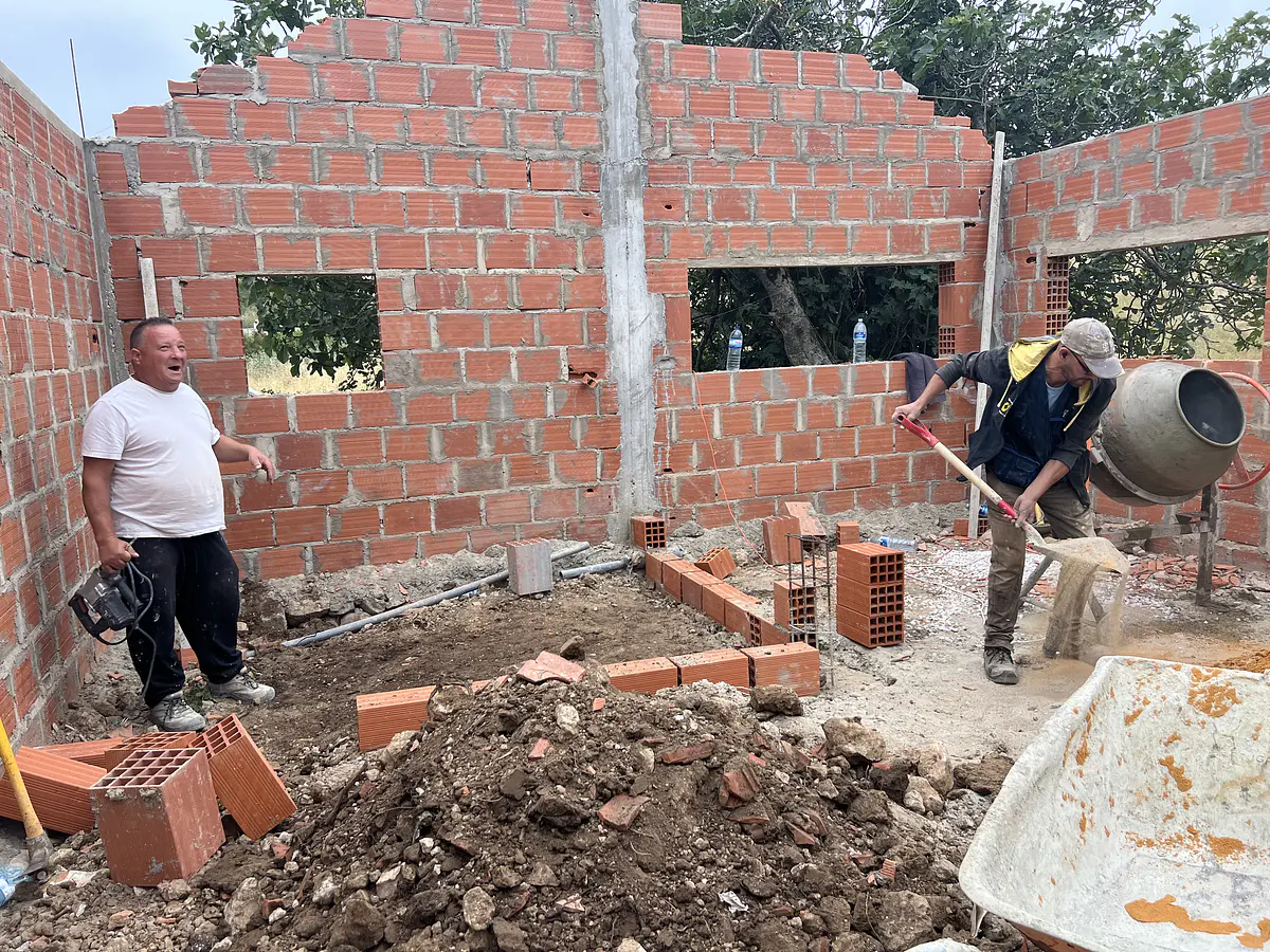 Construção de raiz em alvenaria 🧱 moradia 🏠 de apoio agrícola 