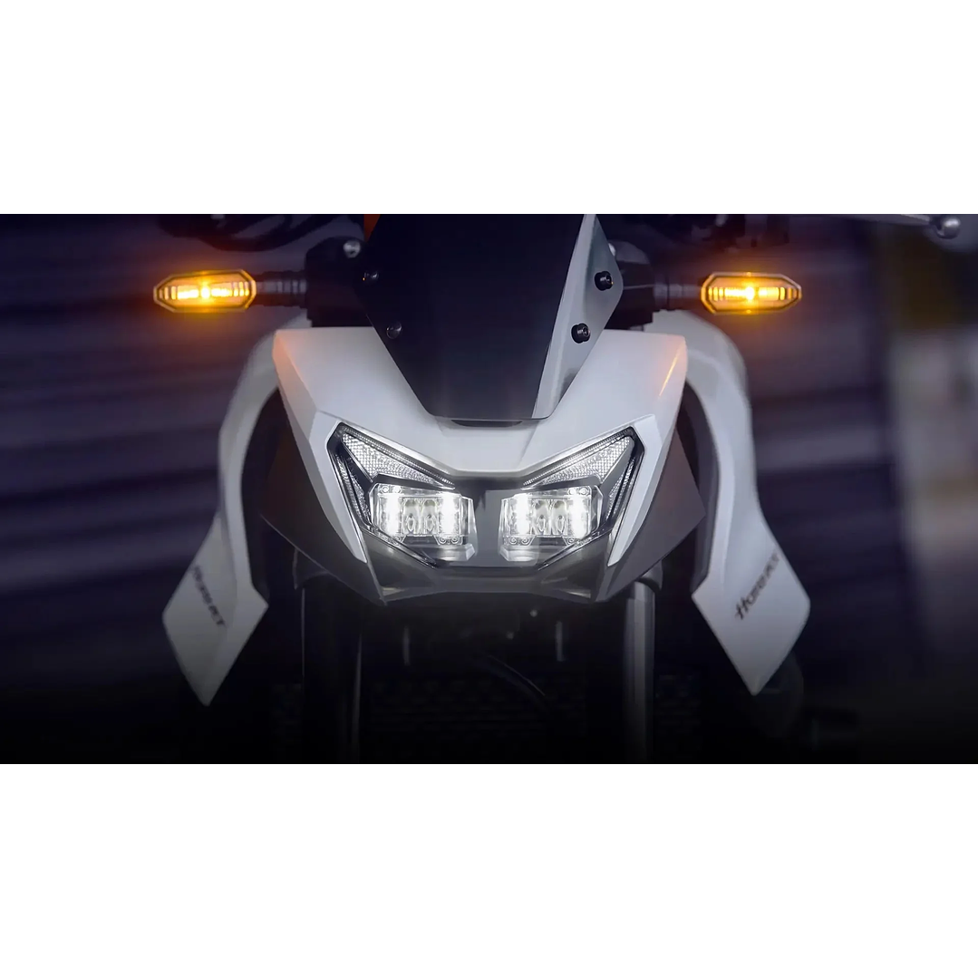 Honda CB750 Hornet 8