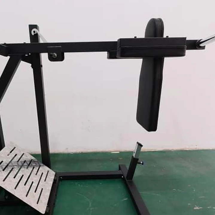 pS24-pendulum squat 1