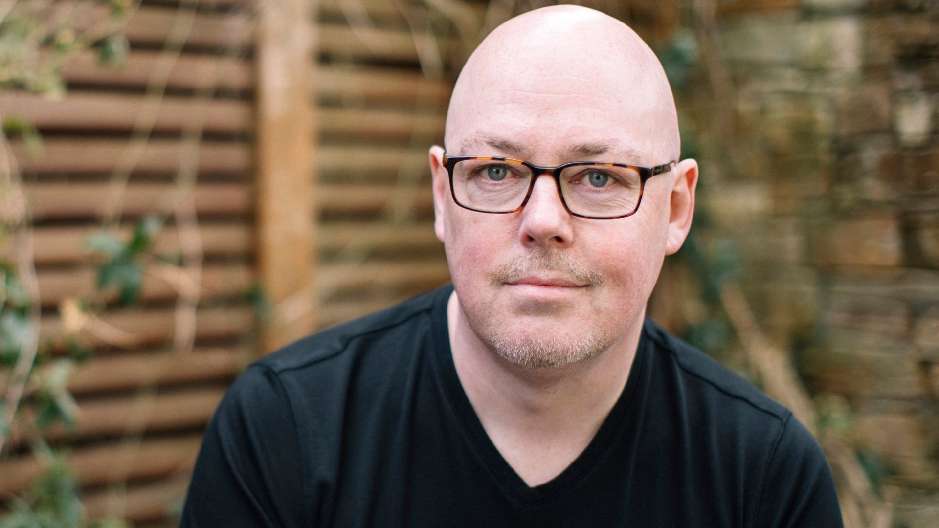John Boyne: Un Destacado Escritor y Defensor de los Derechos | Librería