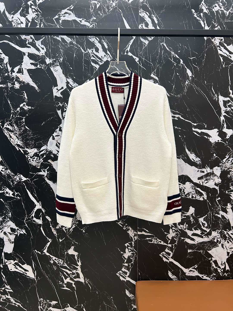 Cardigan de punto clásico (V-neck cardigan) 3