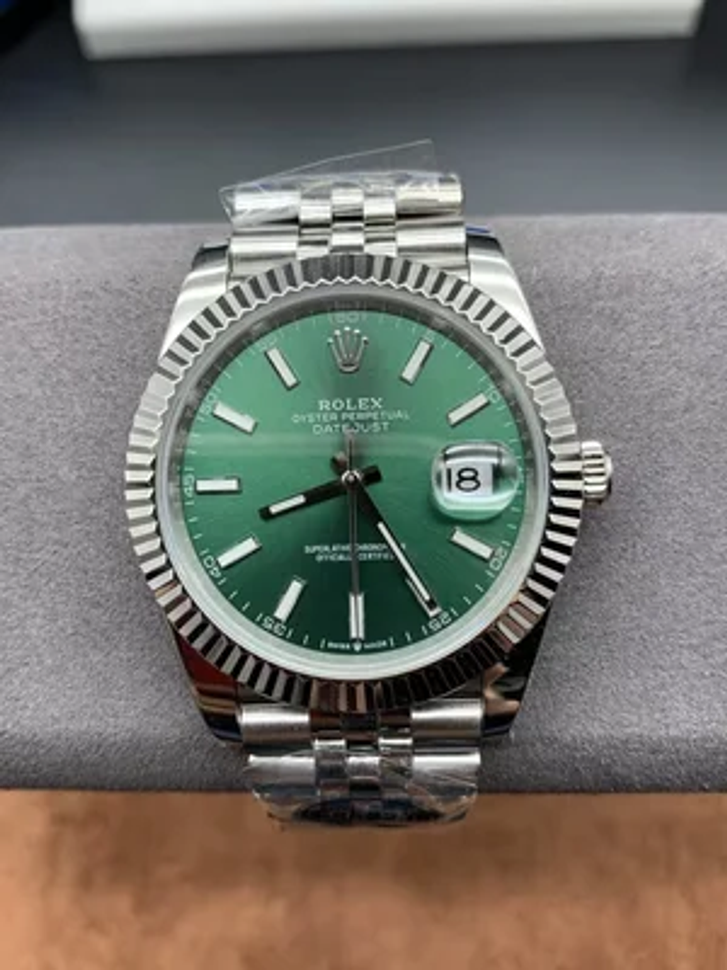 ROLEX OYSTER PERPETUAL DATE – ESMERALDA 1