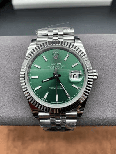 ROLEX OYSTER PERPETUAL DATE – ESMERALDA