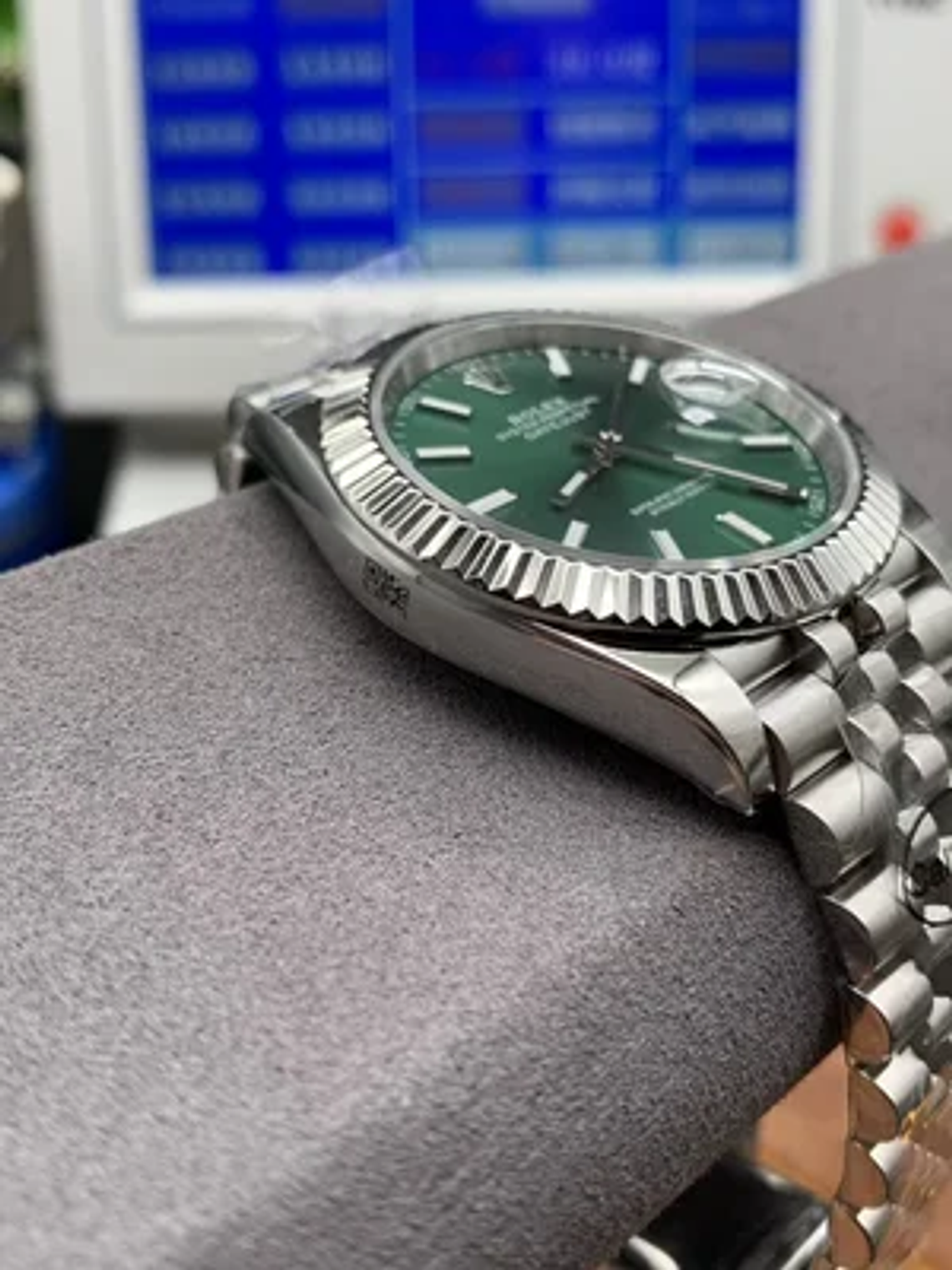 ROLEX OYSTER PERPETUAL DATE – ESMERALDA 2