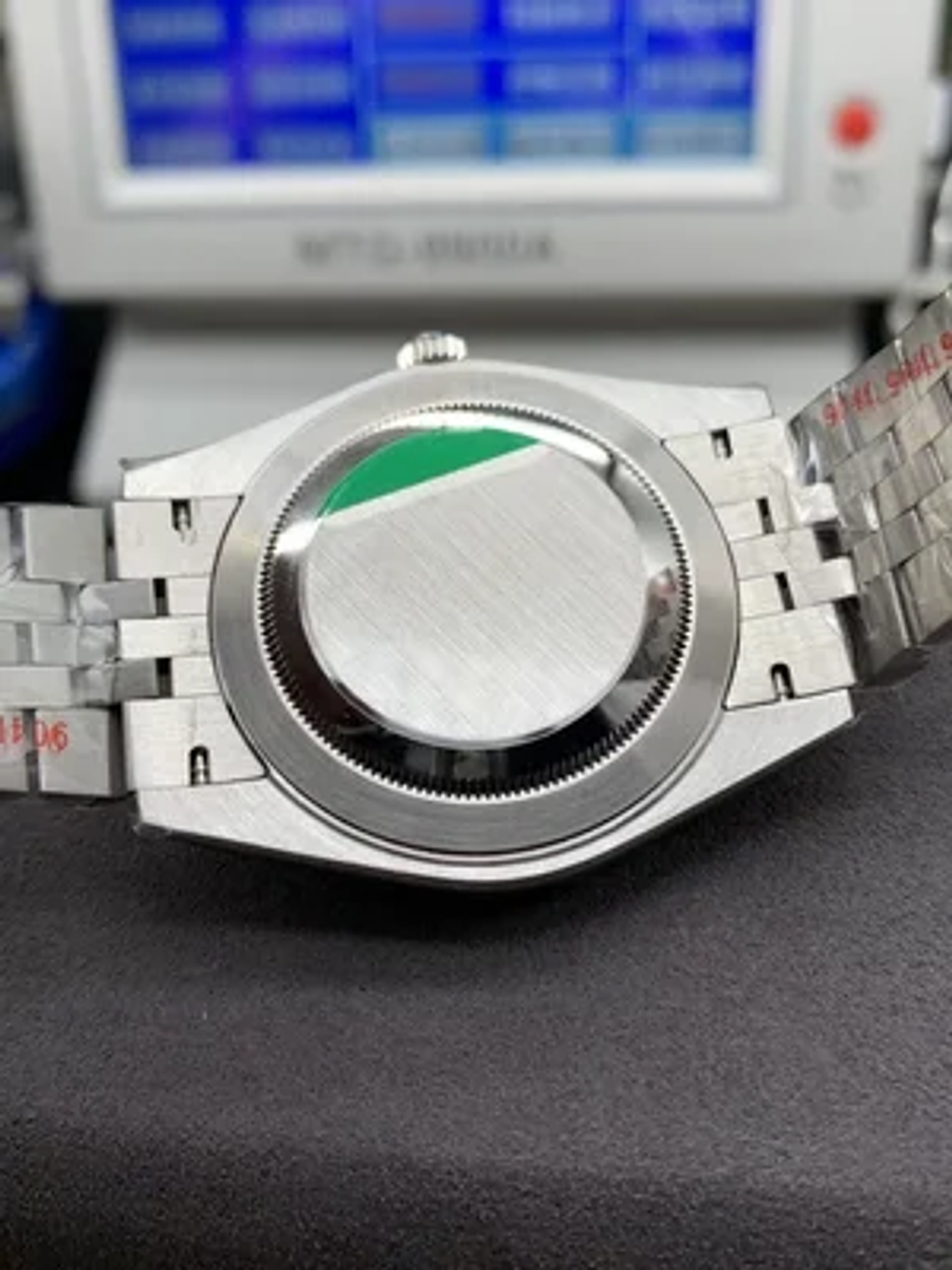 ROLEX OYSTER PERPETUAL DATE – ESMERALDA 3