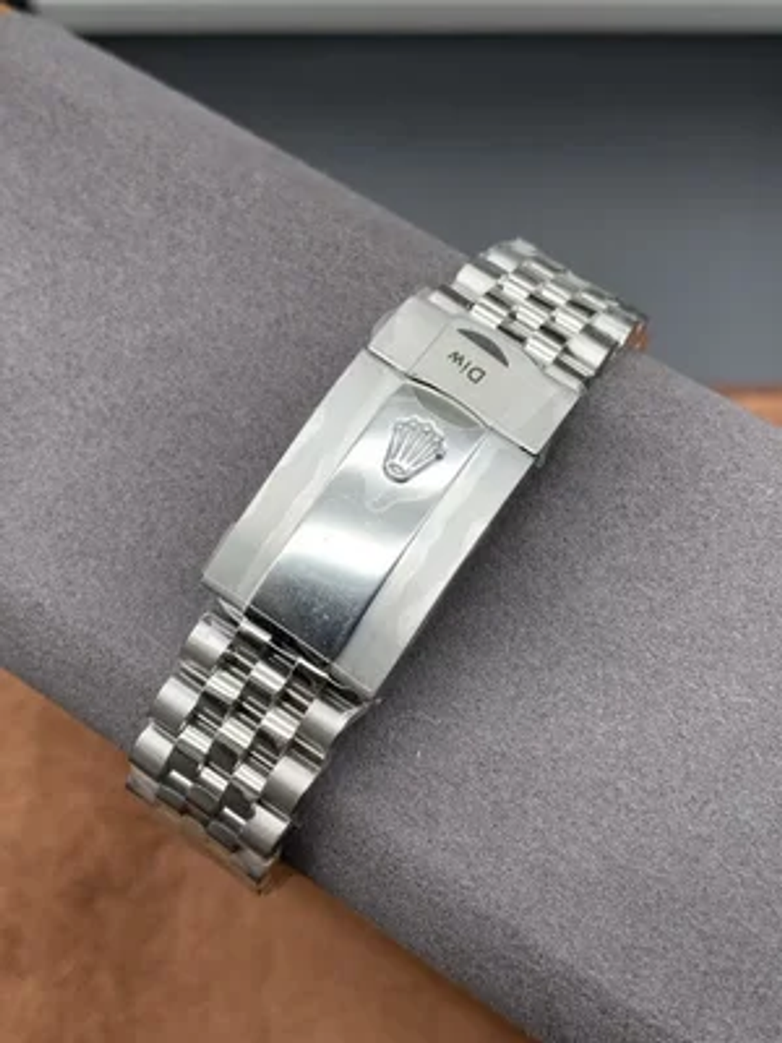 ROLEX OYSTER PERPETUAL DATE – ESMERALDA 4