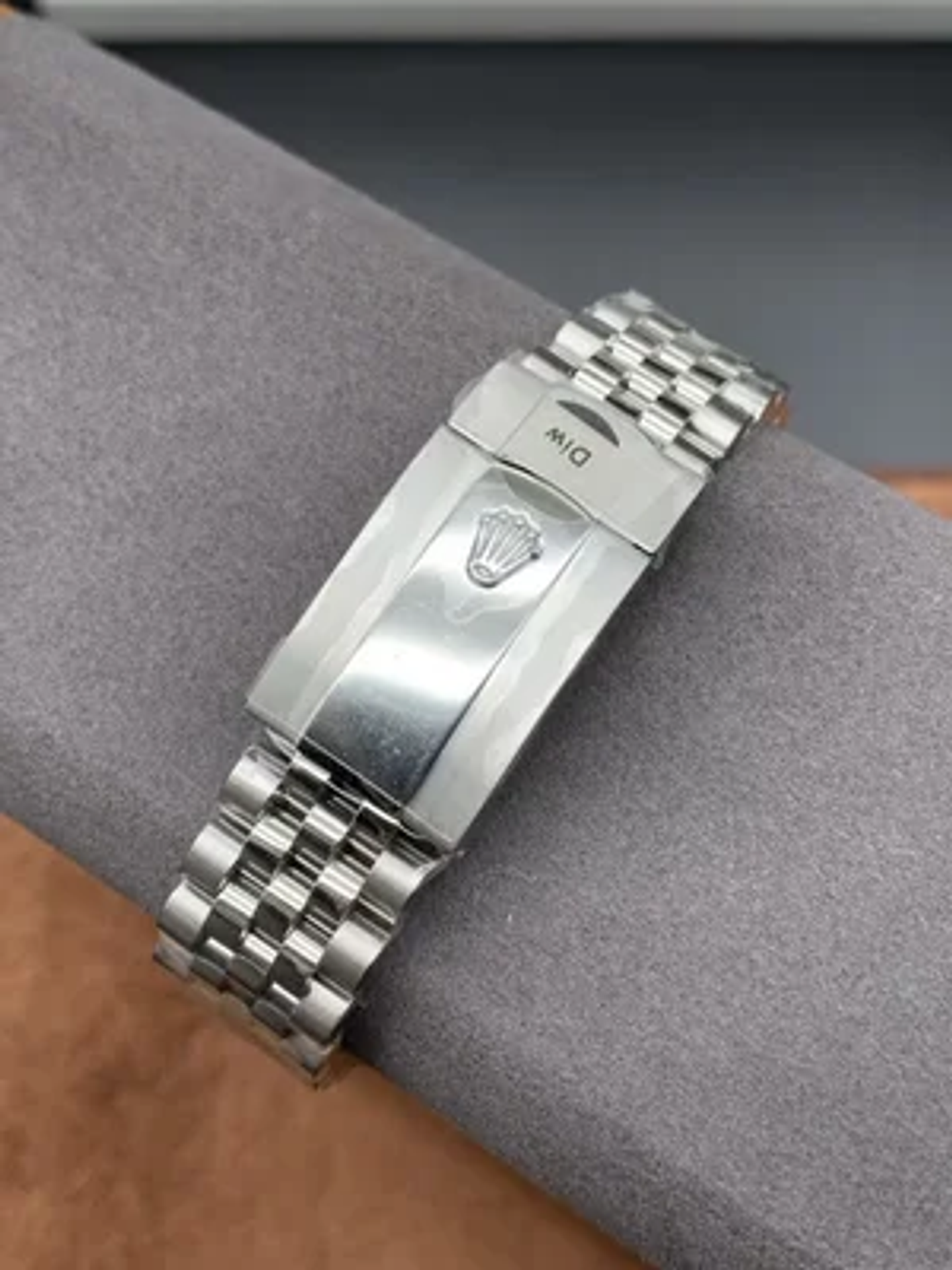 ROLEX OYSTER PERPETUAL DATE – ESMERALDA 4