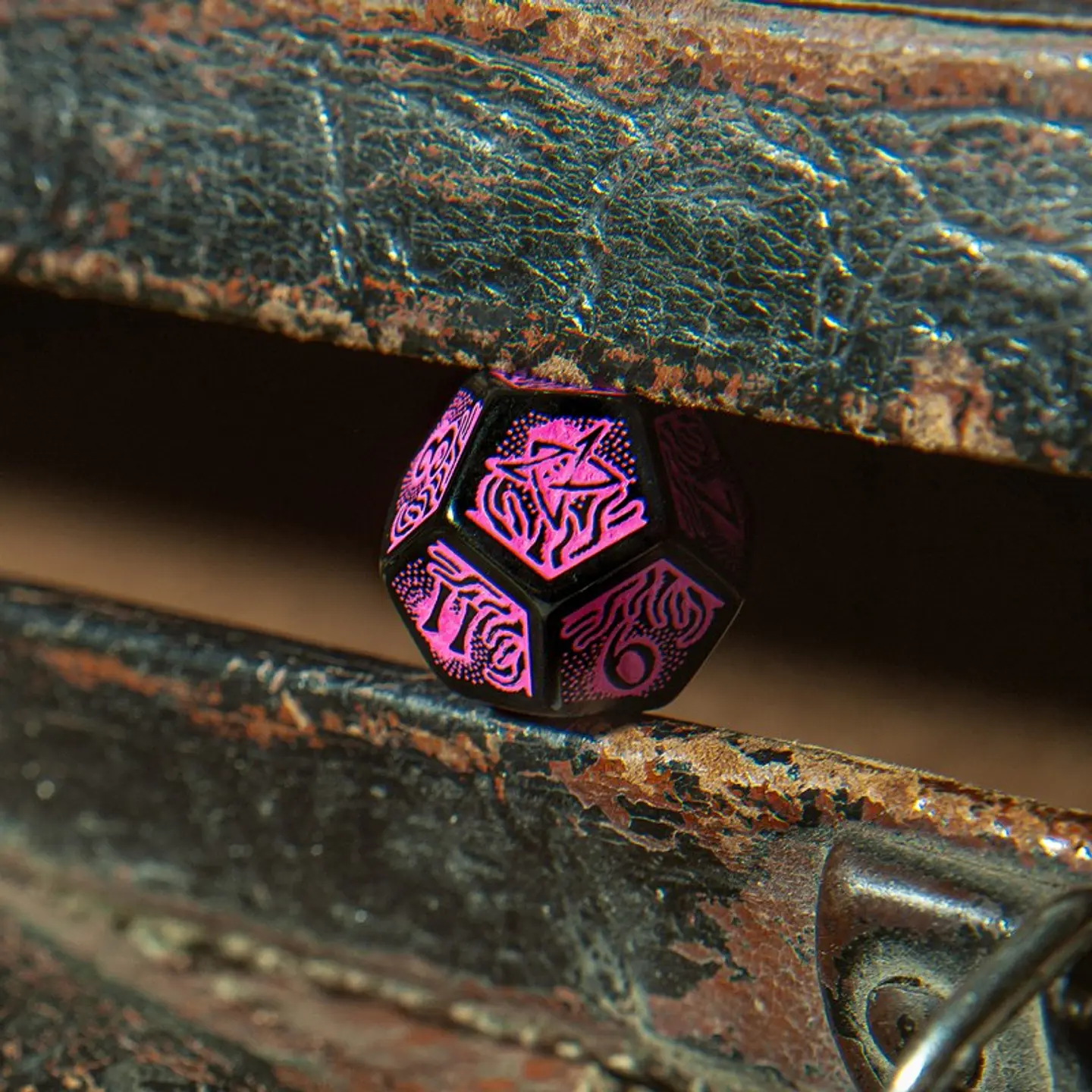 Call of Cthulhu 7th Edition Black & magenta Dice Set 2