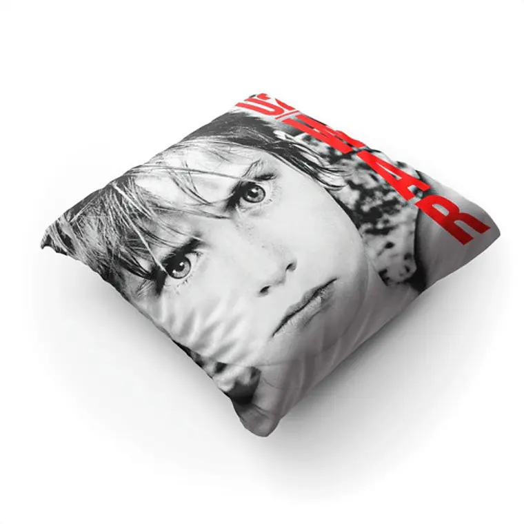 Cojín U2: War 45x45cm Vudú Love  2