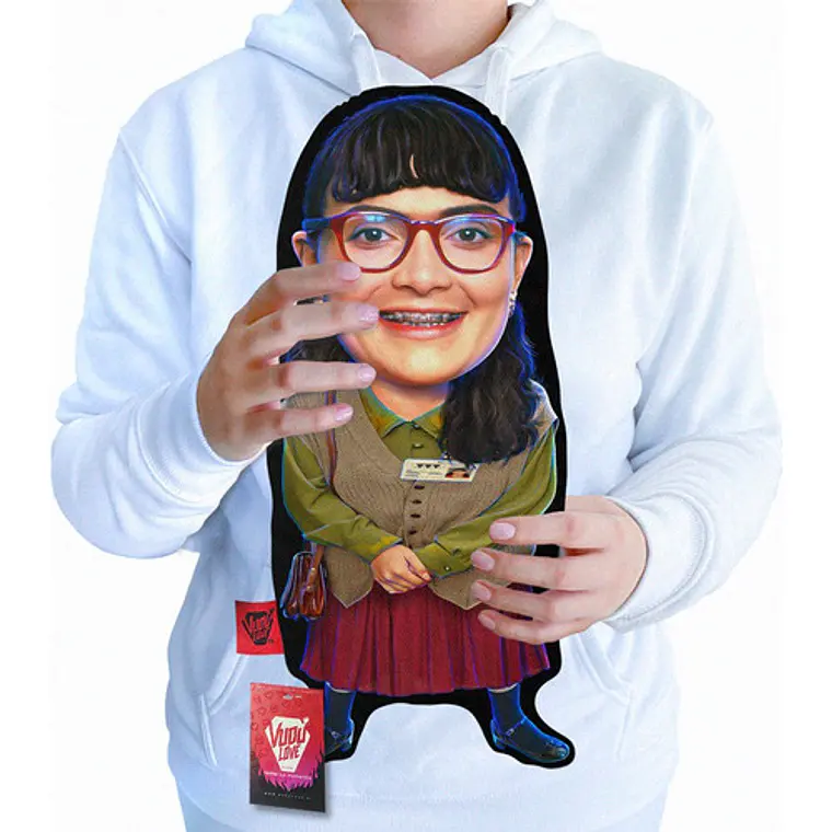 Cojín Betty La Fea Chiquita 40cm Vudú Love 1