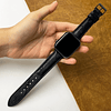 Correa de cuero de avestruz negra compatible con Apple Watch