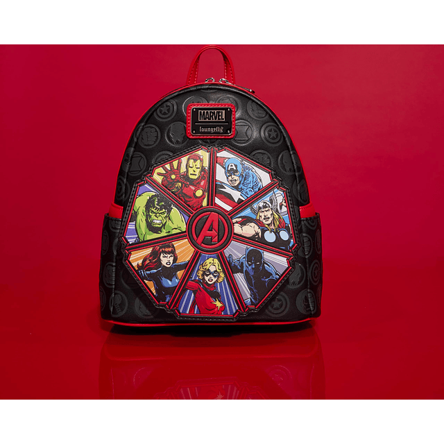 Minimochila Loungefly Avengers 60.º aniversario que brilla e