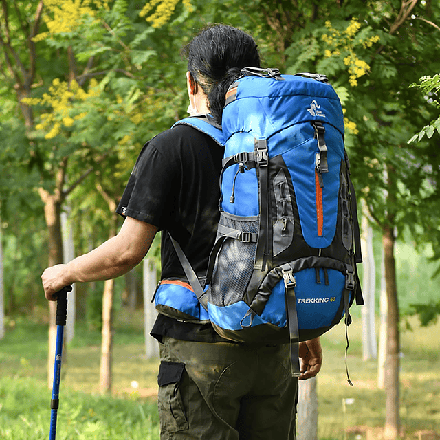 Mochila para acampar y senderismo de 60 litros con cubierta