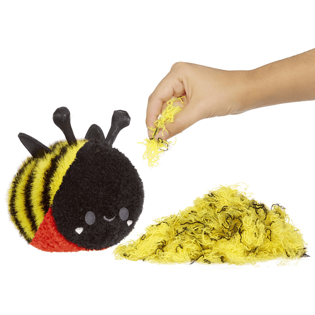 Peluche de abeja con características coleccionables pequeñas