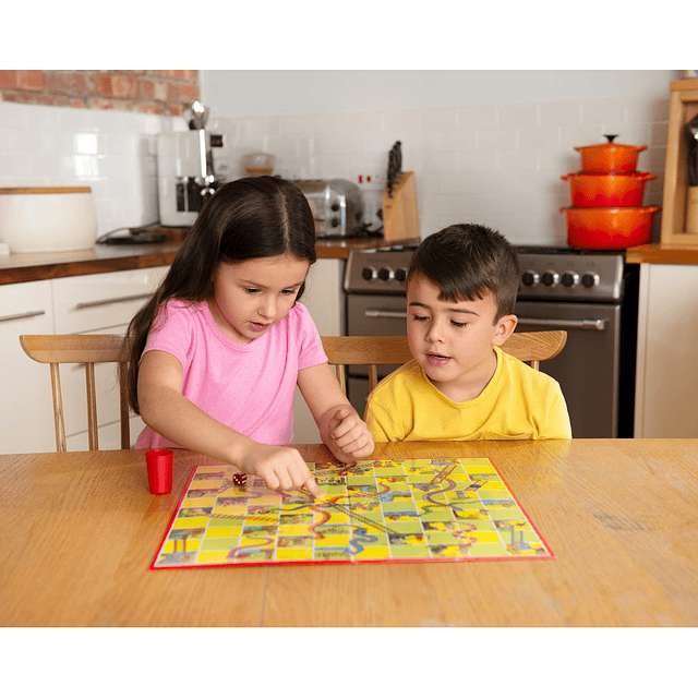 Toys, Snakes & Ladders and Ludo, clásico juego de mesa famil