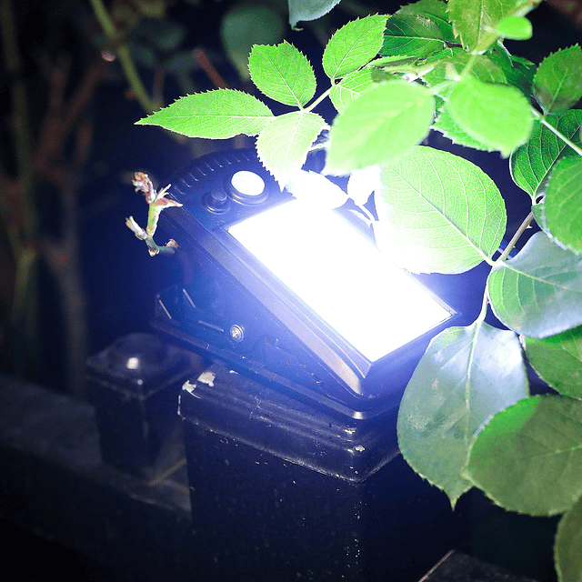 Paquete de 4 luces solares con sensor de movimiento para par