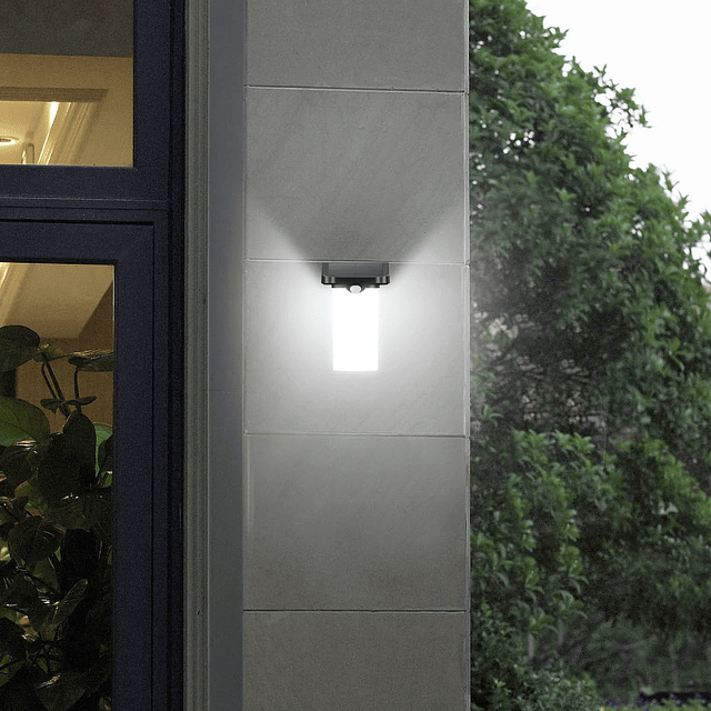 Luz de pared con energía solar con sensor de movimiento Ilum