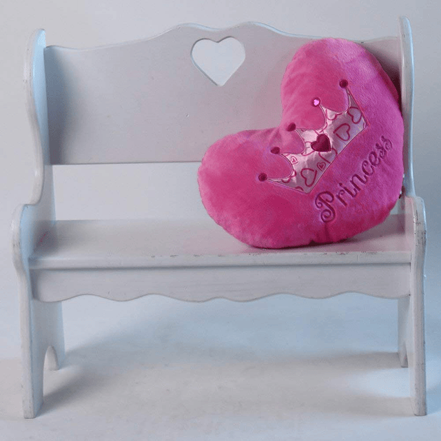 - Almohada con forma de corazón de princesa, 13.0 in, color